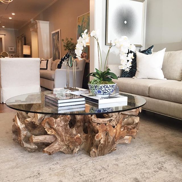 Table Basse Ronde – Racine Naturelle & Plateau en Verre